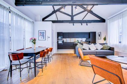 Stunning Penthouse Apartment Close to Queen's Park - image 15