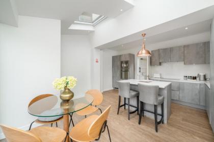 Cosy 3 Bed Home nr Canary Wharf - image 18