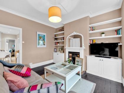 Pass the Keys Beautiful Spacious Flat in Fulham