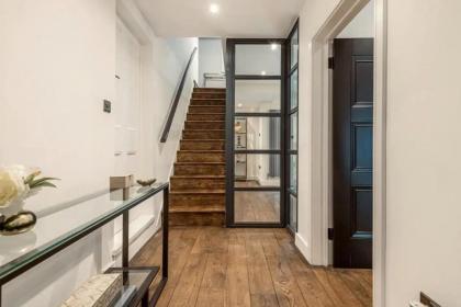 Luxurious & Central 3BD House - Chelsea - image 7