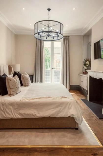 Luxurious & Central 3BD House - Chelsea - image 9