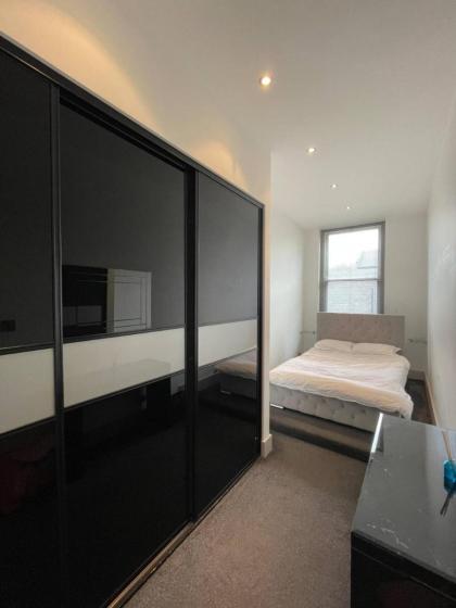 Stylish 1BD Flat - 1 Min from Bethnal Green - image 11