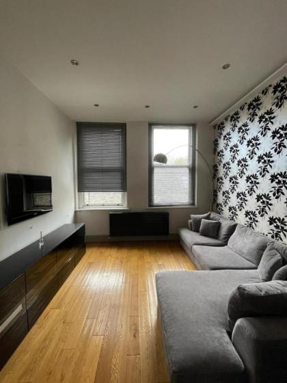 Stylish 1BD Flat - 1 Min from Bethnal Green - image 4