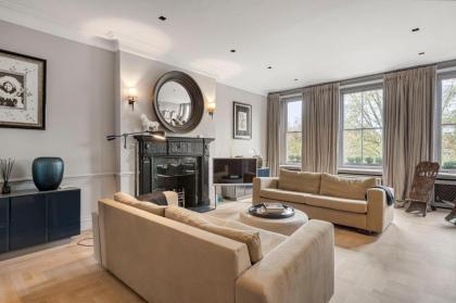 Spacious 2 bedroom apartment in Cadogan Square - image 1