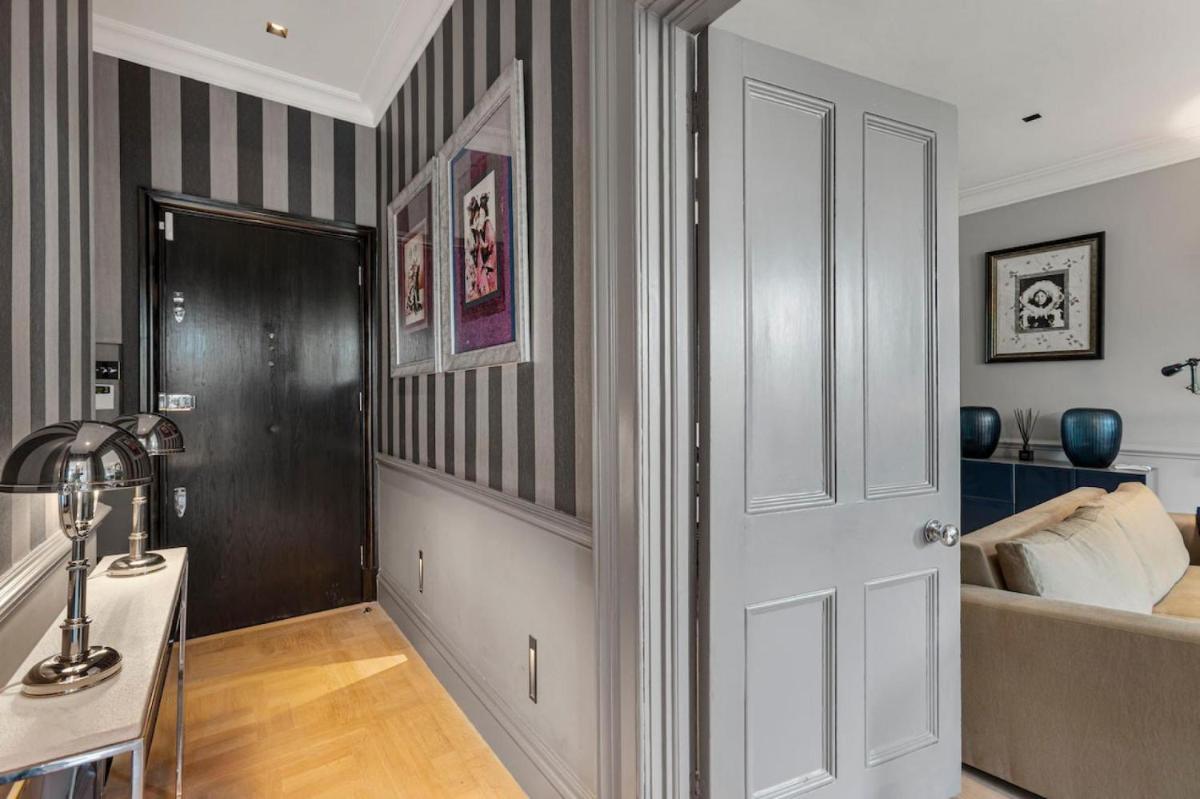 Spacious 2 bedroom apartment in Cadogan Square - image 7