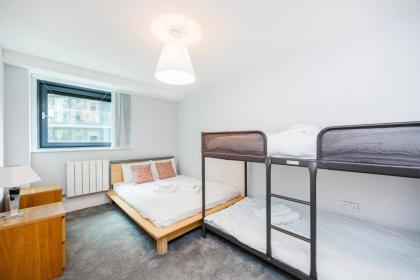 Canary Wharf-Excel- South Quay River View Free Wifi Apartment sleeps up to 5 - image 17