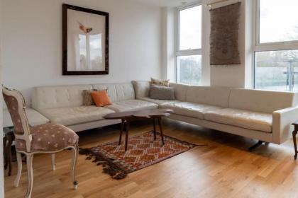 Beautiful Waterfront 1BD Flat - Bethnal Green - image 10