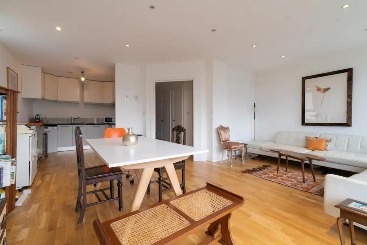 Beautiful Waterfront 1BD Flat - Bethnal Green - image 3