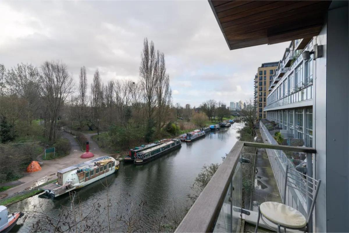 Beautiful Waterfront 1BD Flat - Bethnal Green - image 4