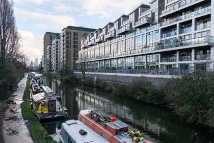 Beautiful Waterfront 1BD Flat - Bethnal Green - image 5