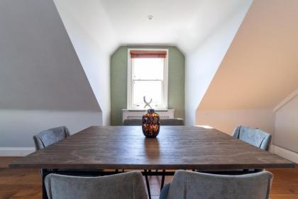 The South Hampstead Collection - image 10