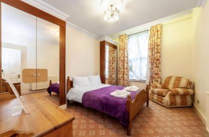 Large 3-Bed Apartment in London Kensington Gardens - image 20