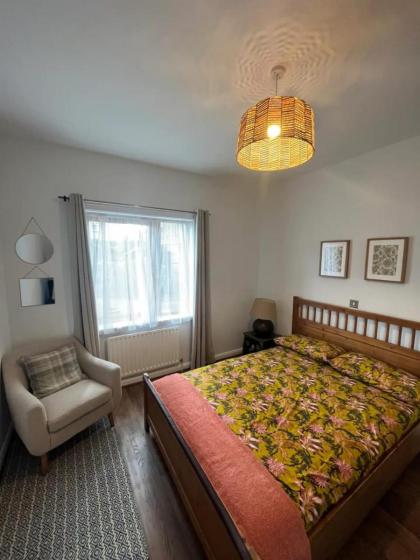 Inviting & Spacious 3BD Flat - Shadwell - image 5