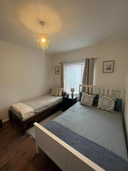 Inviting & Spacious 3BD Flat - Shadwell - image 9