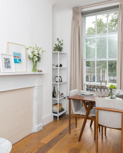 Light filled studio with view of Regents Park - image 17