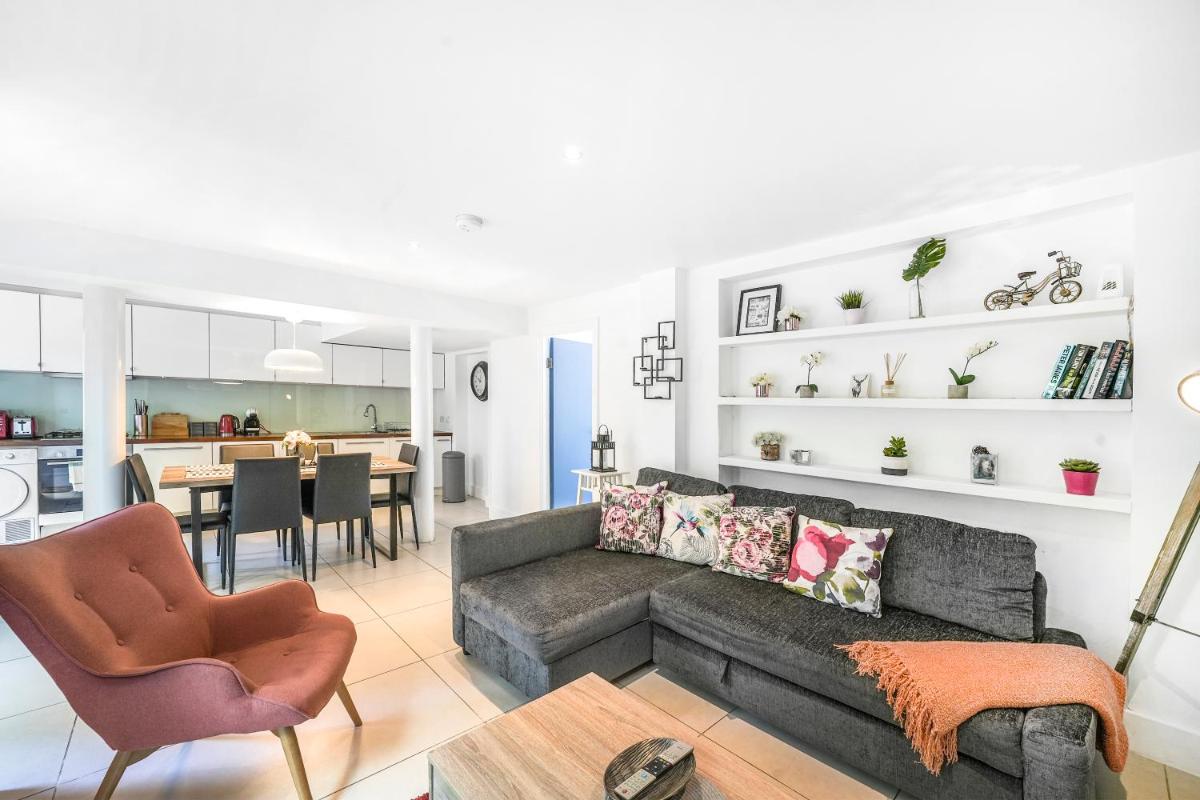 Spacious 2 bedroom Apartment in Camden - main image