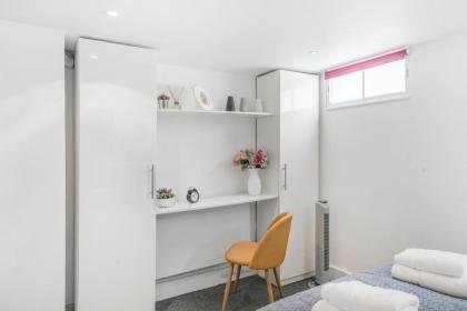 Spacious 2 bedroom Apartment in Camden - image 15