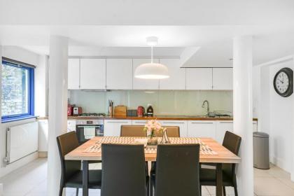 Spacious 2 bedroom Apartment in Camden - image 20