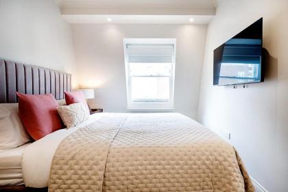 Marble Arch Suite 4-Hosted by Sweetstay - image 10