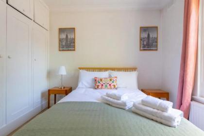 Charming & Central 2BD Flat - Islington - image 13