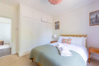 Charming & Central 2BD Flat - Islington - image 14