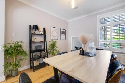 Luxury 3 Bedroom 2 bathroom House Fulham SW6 By 360Stays - image 8