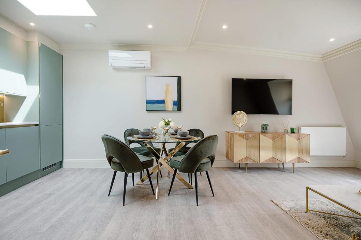 Marble Arch Suite 8-Hosted by Sweetstay - image 4