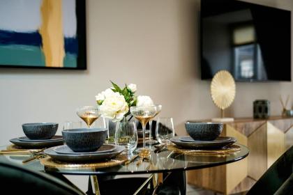 Marble Arch Suite 8-Hosted by Sweetstay - image 8