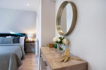 Marble Arch Suite 7-Hosted by Sweetstay - image 16