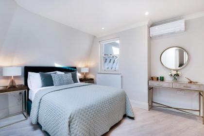 Marble Arch Suite 7-Hosted by Sweetstay - image 19