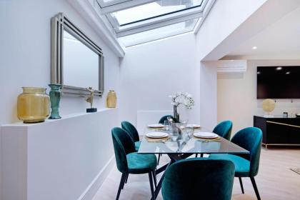 Marble Arch Suite 7-Hosted by Sweetstay - image 3