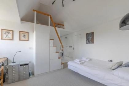 Compact & Light Studio Flat - Ladbroke Grove - image 2