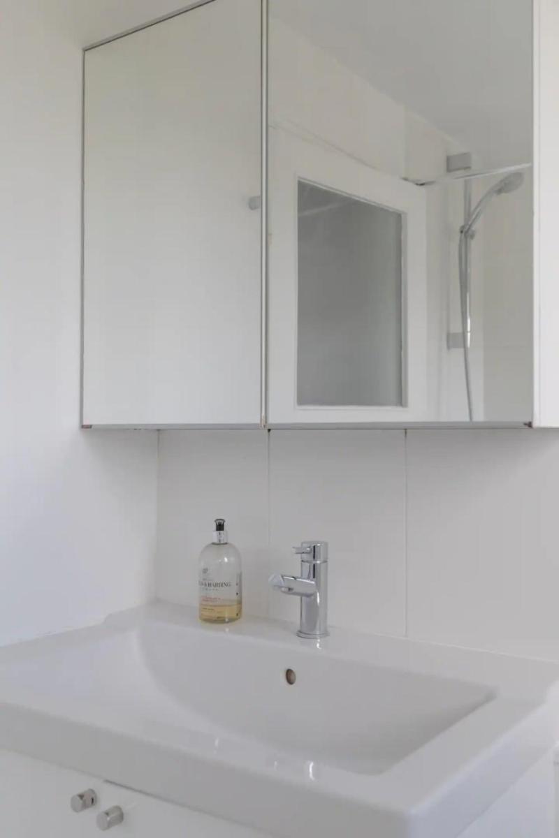 Compact & Light Studio Flat - Ladbroke Grove - image 4