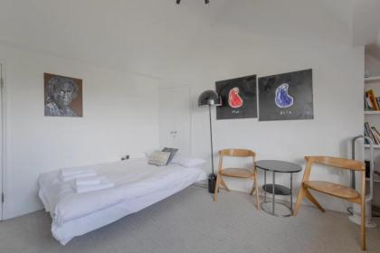 Compact & Light Studio Flat - Ladbroke Grove - image 8