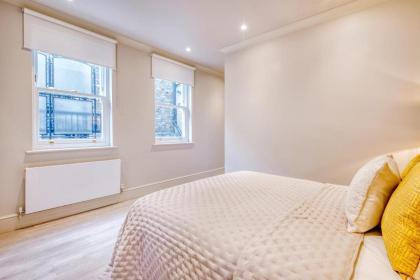 Marble Arch Suite 3-Hosted by Sweetstay - image 5