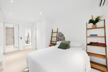 Luxury 3 Bed House by Hyde Park Bayswater - image 17