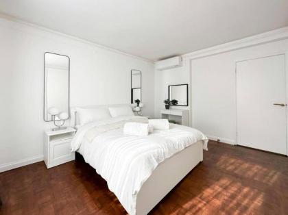 London's Charm Modern 2BR Marylebone's Best Spot - image 13