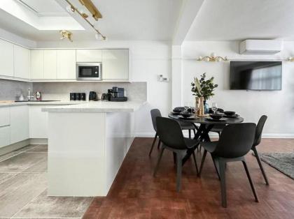 London's Charm Modern 2BR Marylebone's Best Spot - image 18