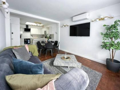 London's Charm Modern 2BR Marylebone's Best Spot - image 20