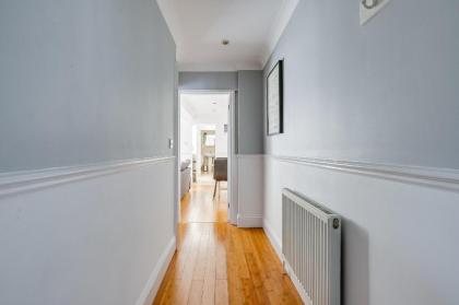 Luxury 1 Bed Apartment in East London - image 20