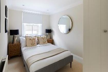 The South Kensington Wonder - Trendy 3BDR House with Garden - image 19