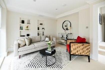 The South Kensington Wonder - Trendy 3BDR House with Garden - image 20