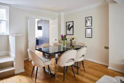 The South Kensington Wonder - Trendy 3BDR House with Garden - image 8