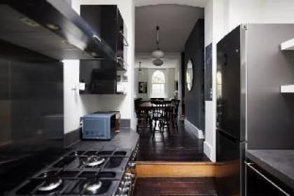 The Southwark Townhouse - Adorable 3BDR House with Garden - image 11