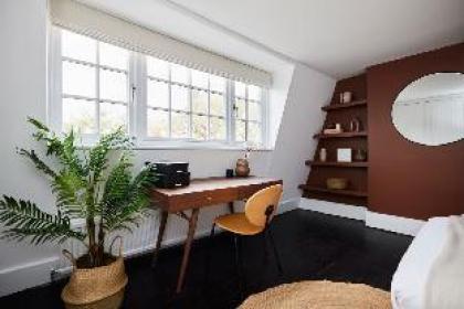 The Southwark Townhouse - Adorable 3BDR House with Garden - image 12