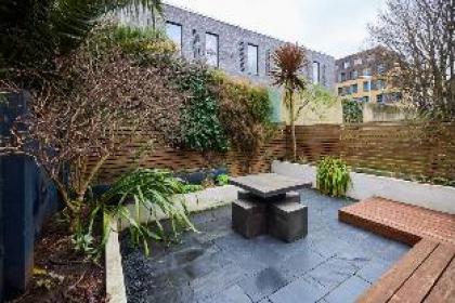 The Southwark Townhouse - Adorable 3BDR House with Garden - image 14