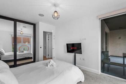 Londwell Heart of Notting Hill Balcony Suite Luxury - image 12