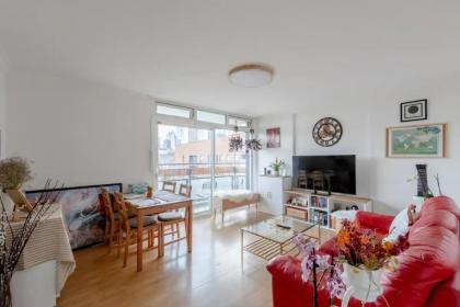 Central 2BD Flat with Balcony - Shoreditch - image 10