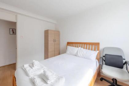 Central 2BD Flat with Balcony - Shoreditch - image 4