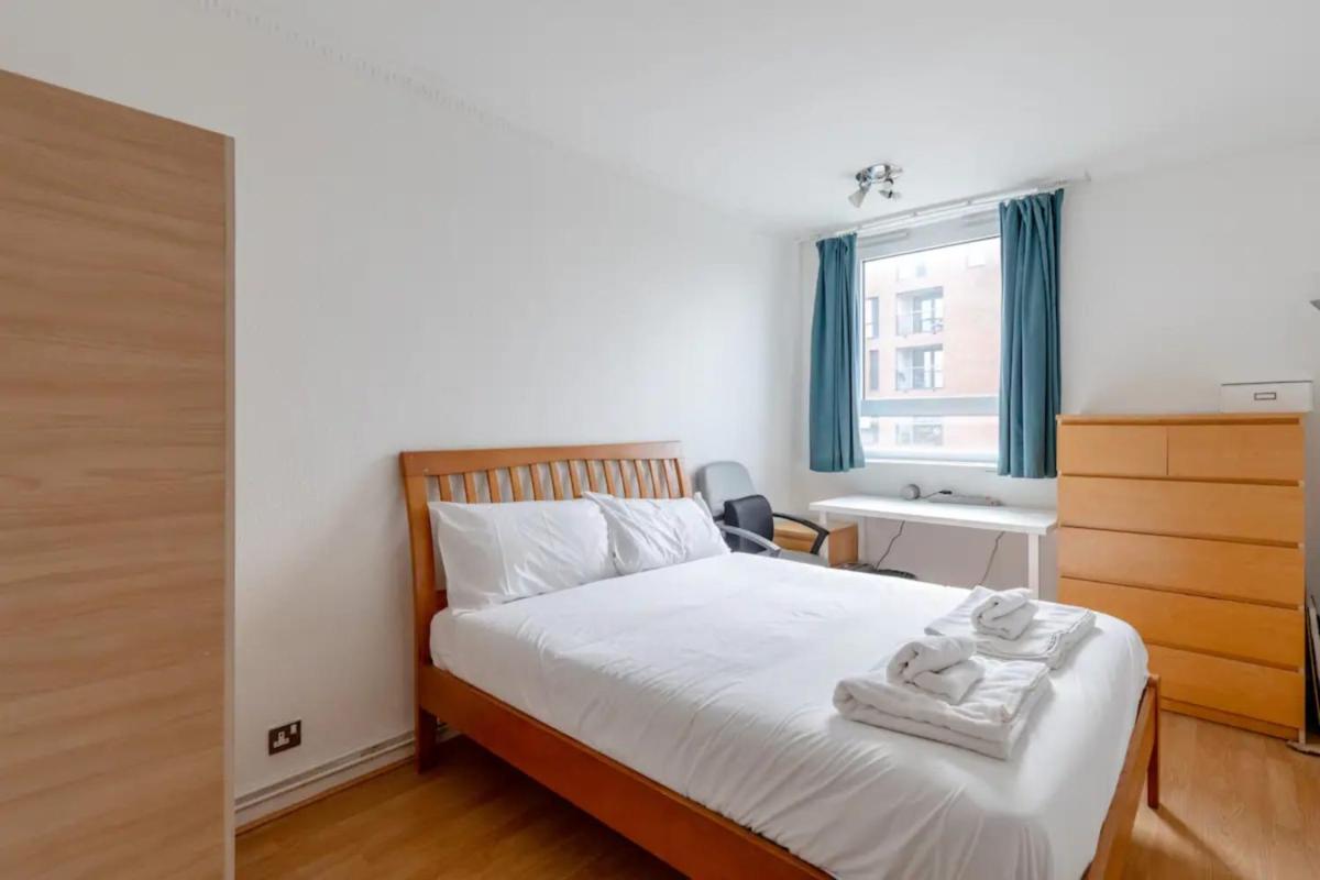 Central 2BD Flat with Balcony - Shoreditch - image 5